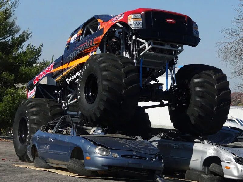 Машина бигфут монстр трак. Монстр трака БИГФУТА. Монстр трак Bigfoot. Chevrolet Bigfoot Monster Truck 1990. Большая машина монстр