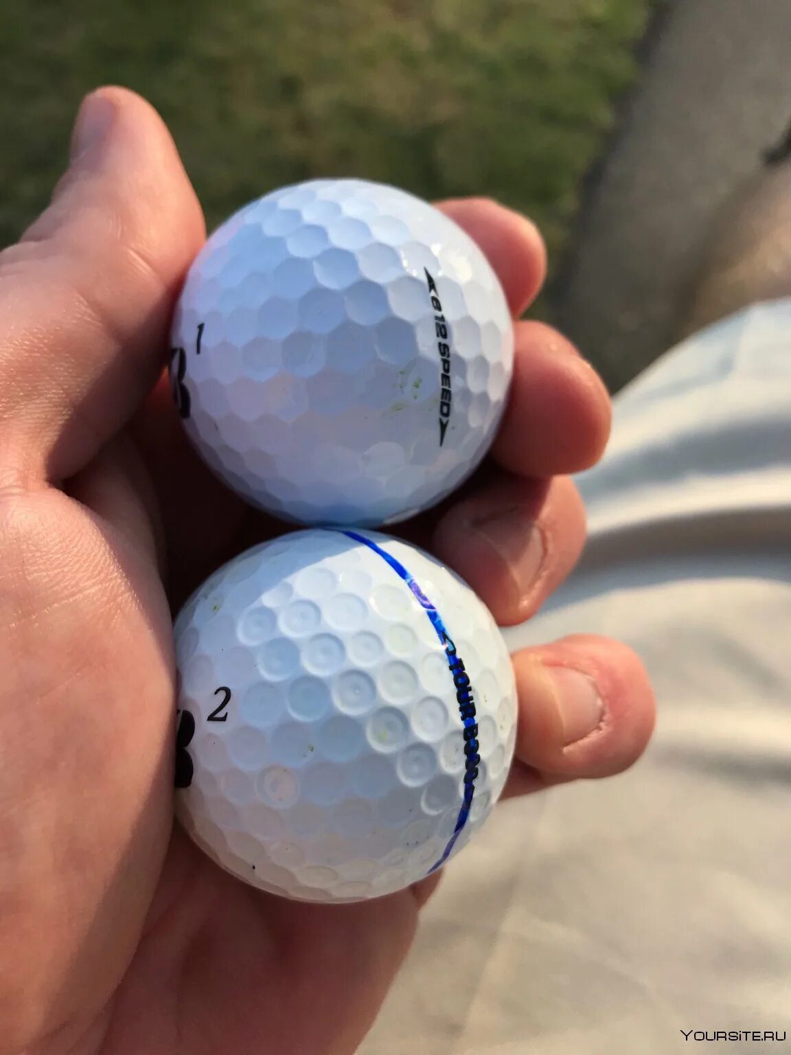 На луне можно найти мячи для гольфа. Bridgestone golf balls. dunlop balls golf. довженко мяч для гольфа. rolex golf ball.
