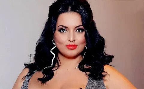 Порно ерлер тобының алдында аяғын жайып