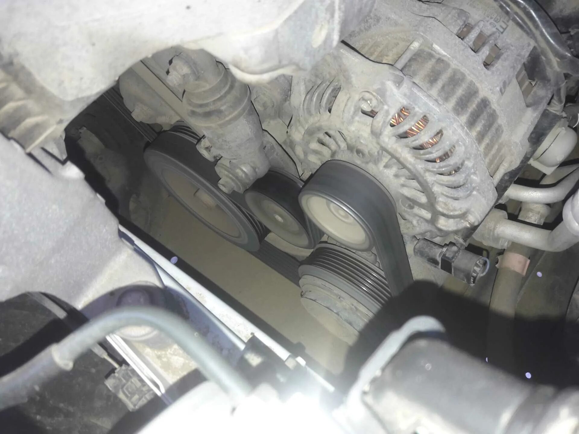 6. 6 2011. Mazda 3 ремень генератора. Как поменять ремень генератора на мазде. Как поменять ремень генератора на мазде.