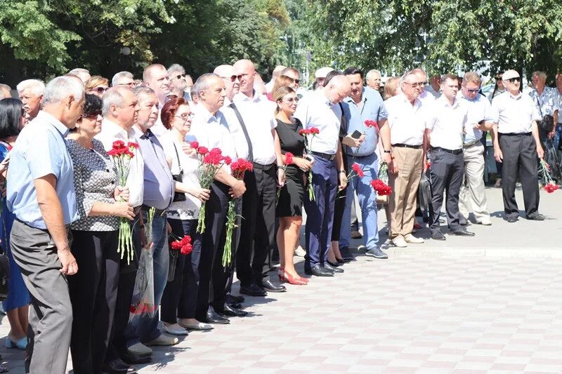 Мемориал шахтерской славы. Город шахты новости сегодня последние. Шахты ру. Шахты ростовская область сейчас. Город шахты новости сегодня последние.