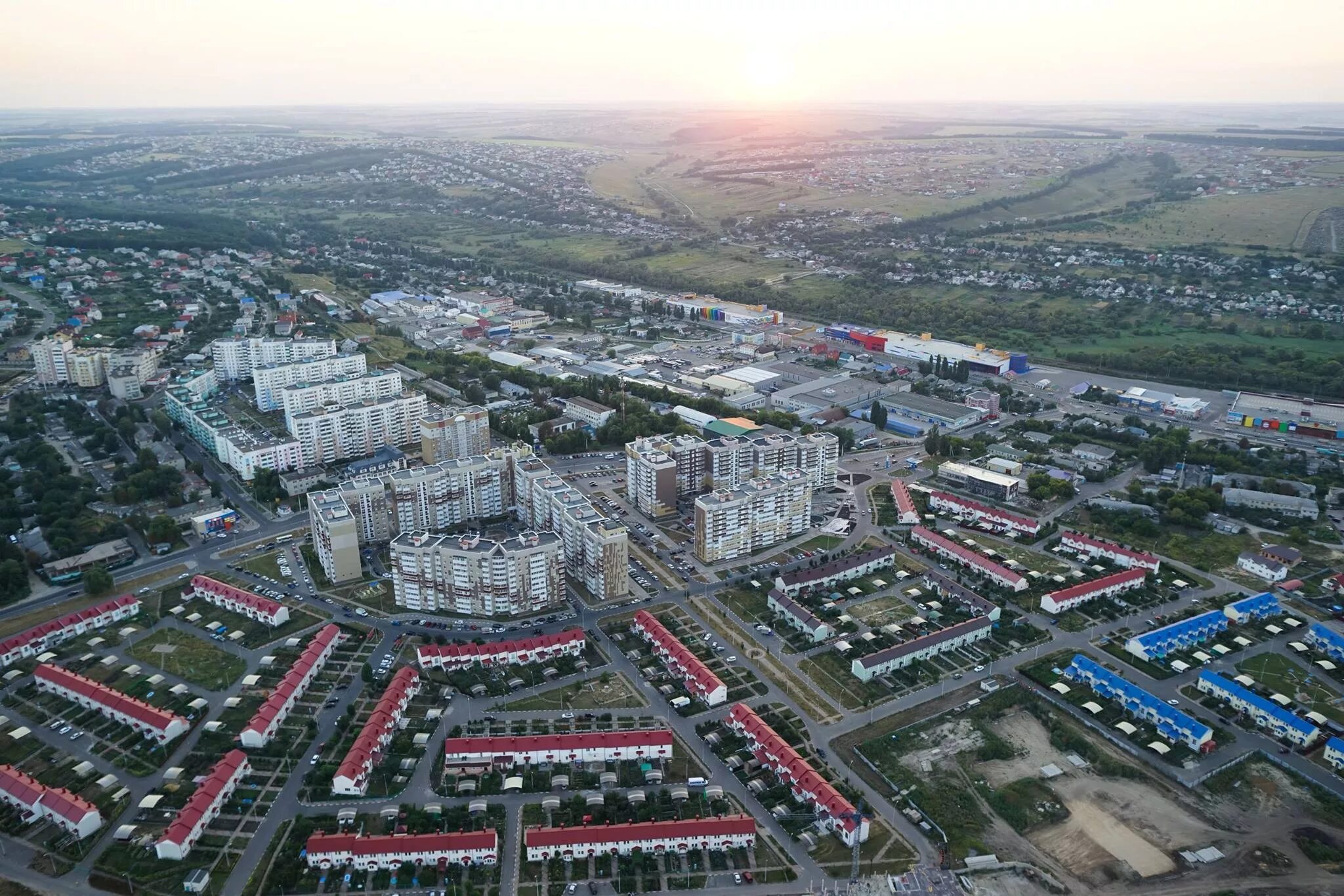 Микрорайон Спутник г Белгород. Старый Оскол с высоты птичьего полета. Тайшет микрорайон Центральный. Старый Оскол с птичьего полета.