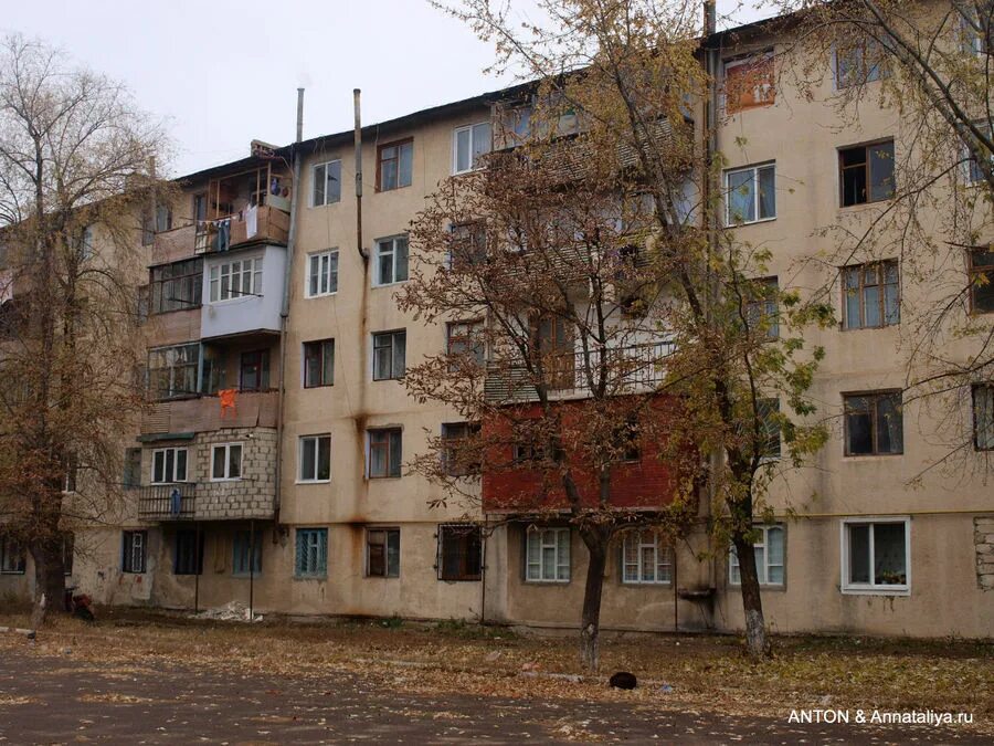 Кишинев с улицами и домами. Аэродром сороки Молдова. Жилые районы Молдовы. Город сороки Молдова. Город сороки улицы.