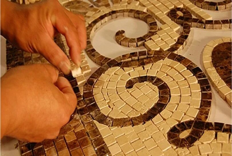 Техника мозаичного набора. Мозаика из плитки. Выкладывание мозаики. Мозаика из кафеля. Укладка мозаики.