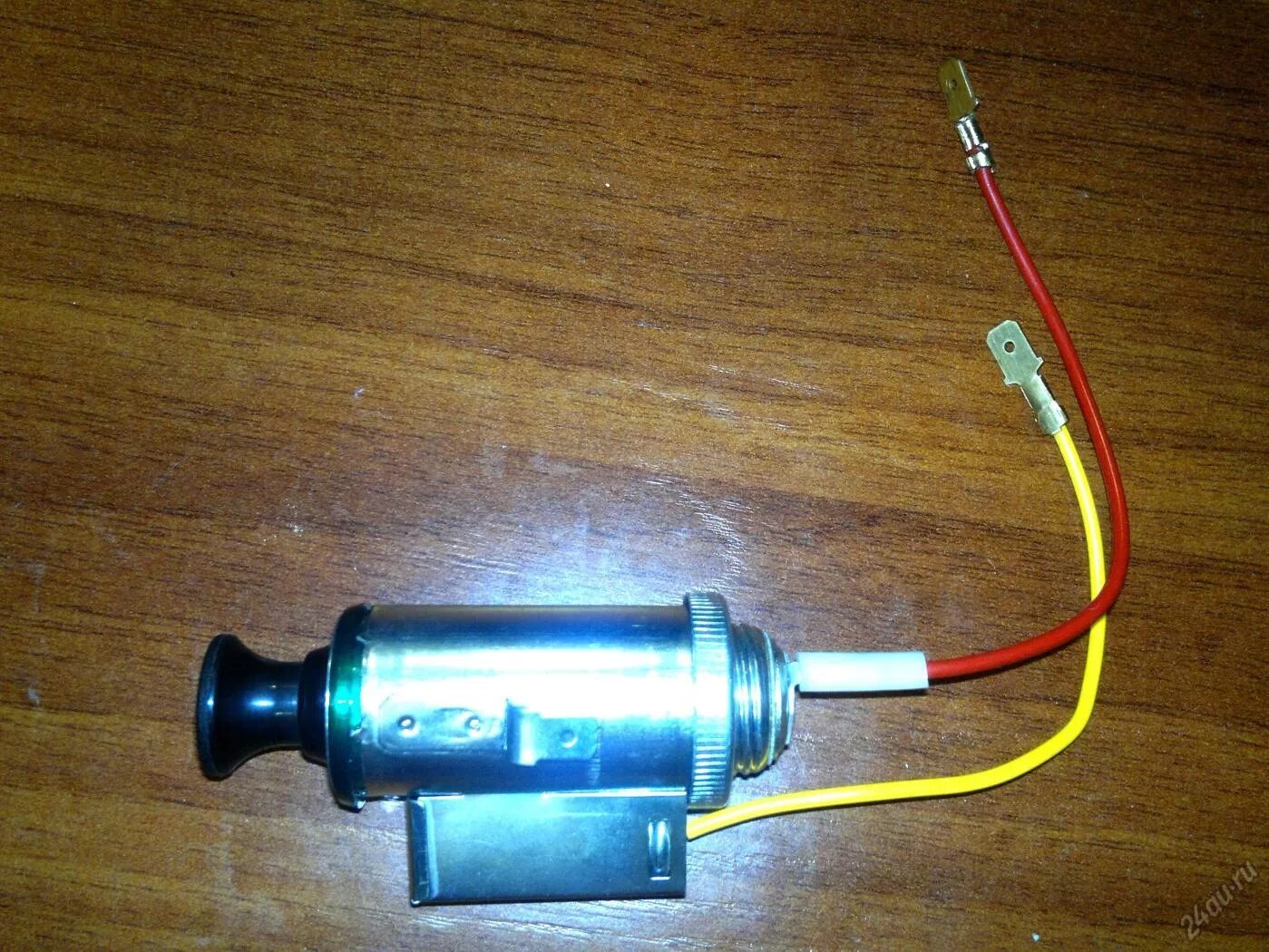 Подключить прикуриватель ваз 2107. Подключение прикуривателя. Подключение прикуривателя. Прикуриватель 2114. Подсветка прикуривателя рено логан 1.