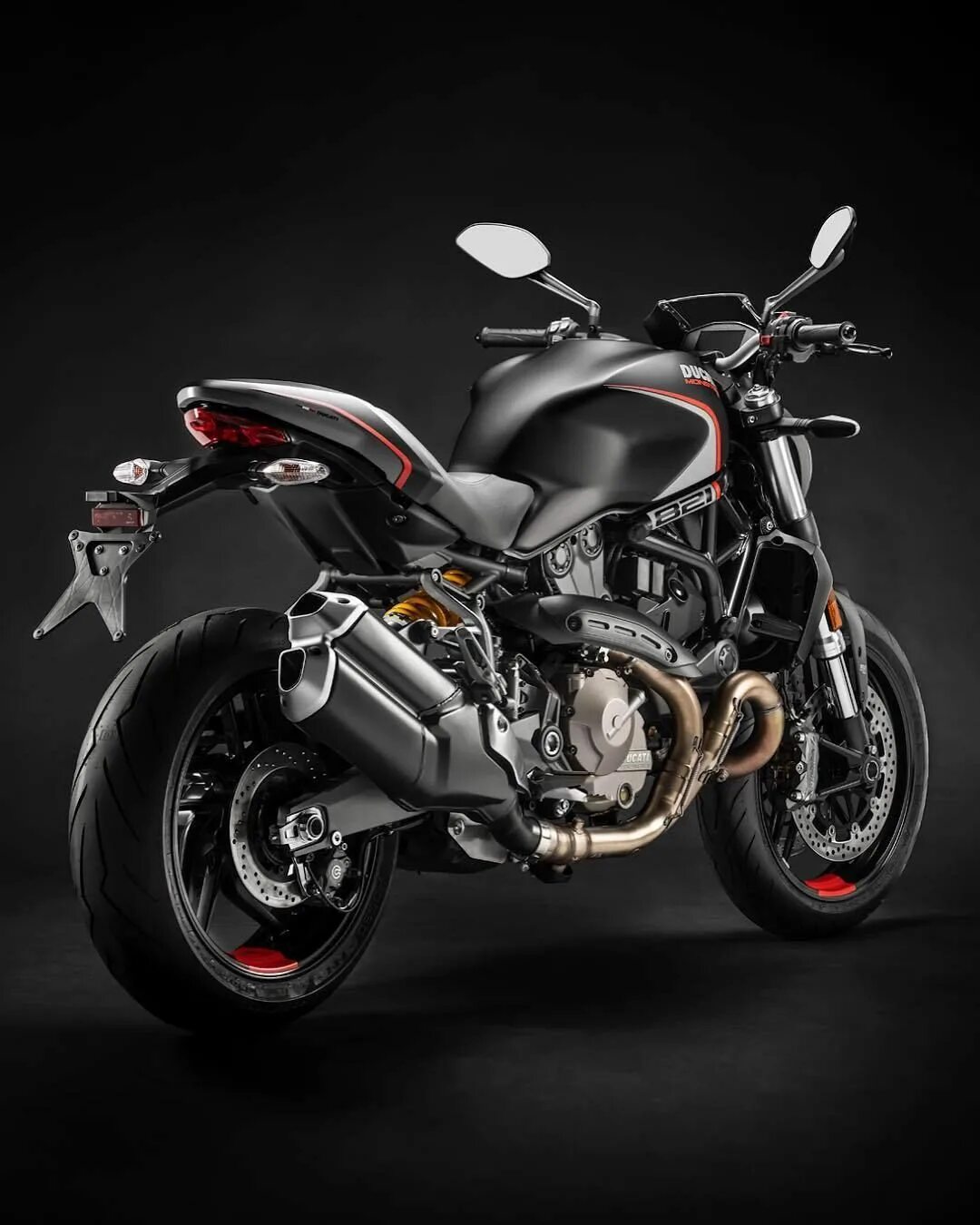 Ducati monster 821. Дукати монстр 821. Ducati Monster 821 Stealth. Дукати мотоцикл 821. Ducati Monster 821 серый.