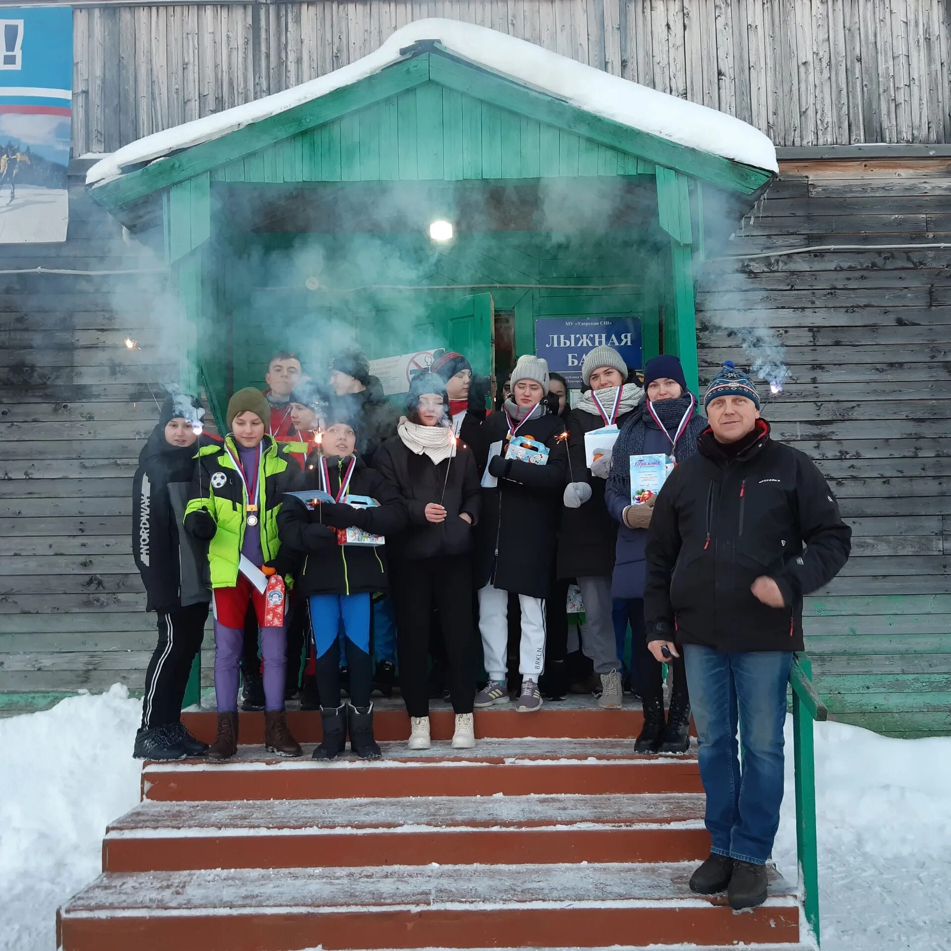 Гостиница единственная усогорск. Усогорск гостиница. Погода усогорск на 10. Проект дорогой моему сердцу уголок. Гостиница единственная усогорск.