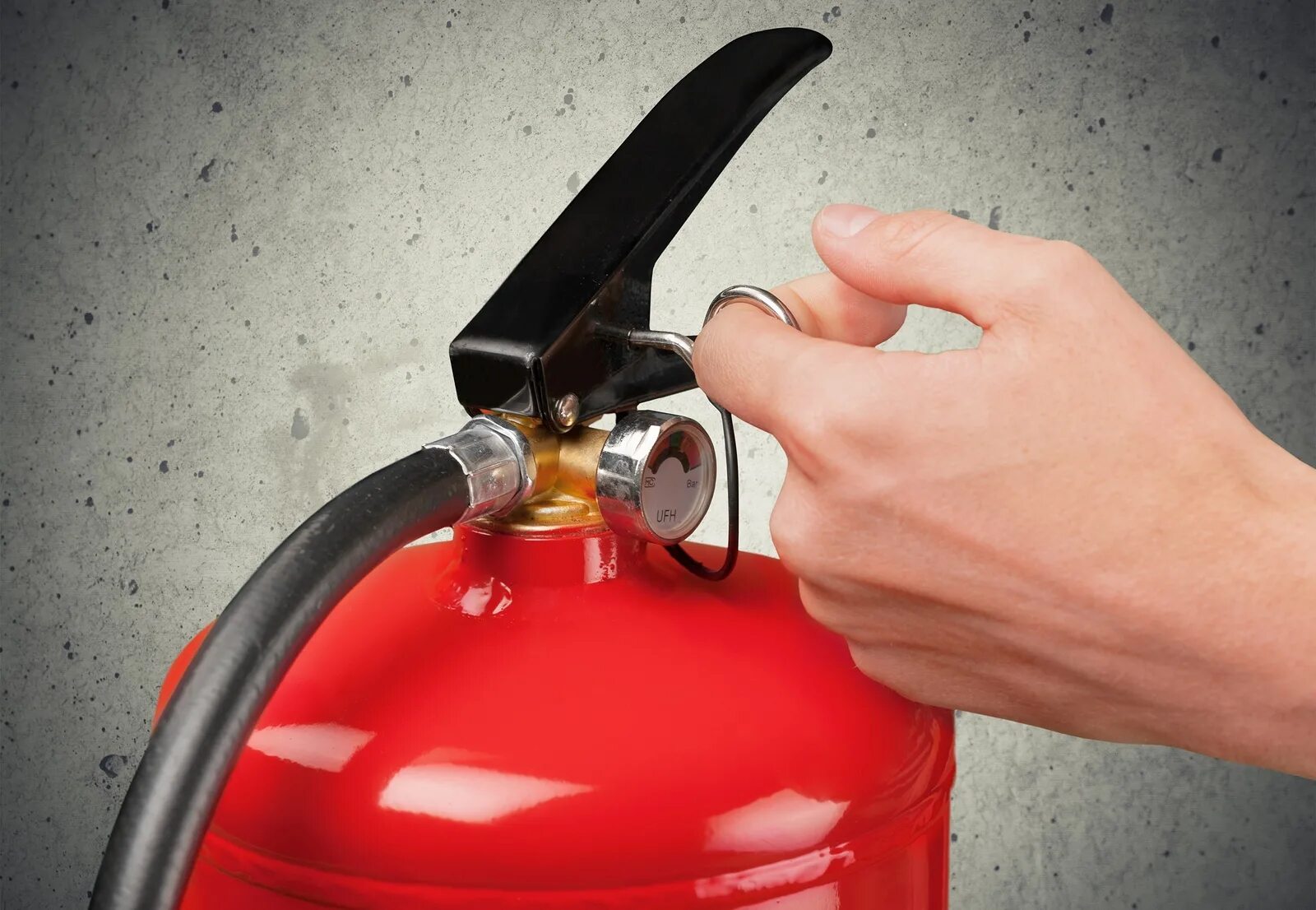 огнетушитель углекислотный титан-04. сопло огнетушителя. огнетушитель вид снизу. чека к огнетушителю. воздушно пенные огнетушители порошковые.