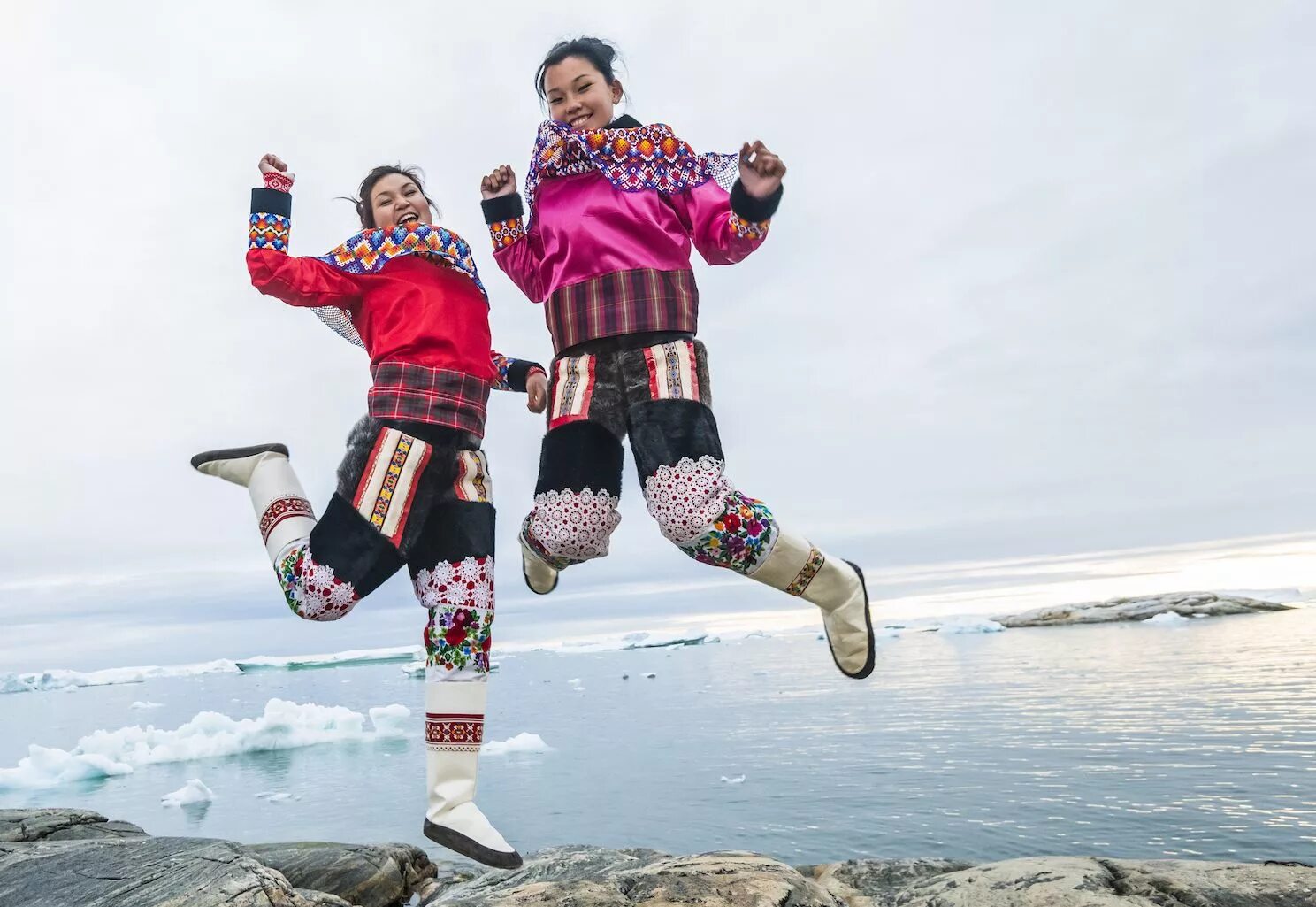 Эскимосы гренландцы. Эскимосы инуиты. Гренландцы. Инуиты гренландии. Гренландцы.