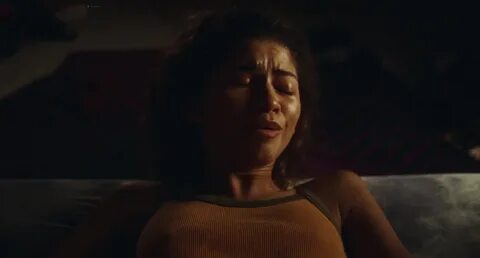 Zendaya euphoria sex scenes 🍓 Alexa Demie, Sydney Sweeney, Zendaya - Eupho...
