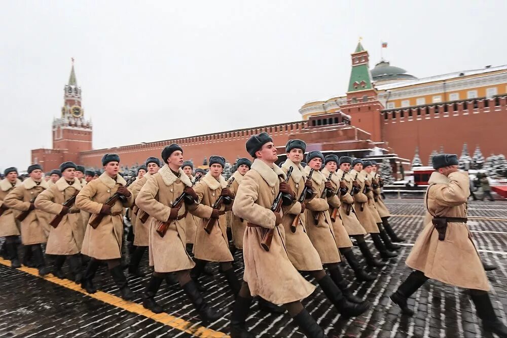 Парад 1941г. Парад 1941 года на красной площади. Военный парад 7 ноября 1941 года в Москве на красной площади. Парад 7 ноября 1941. Парад на красной площади 7 ноября 1941.