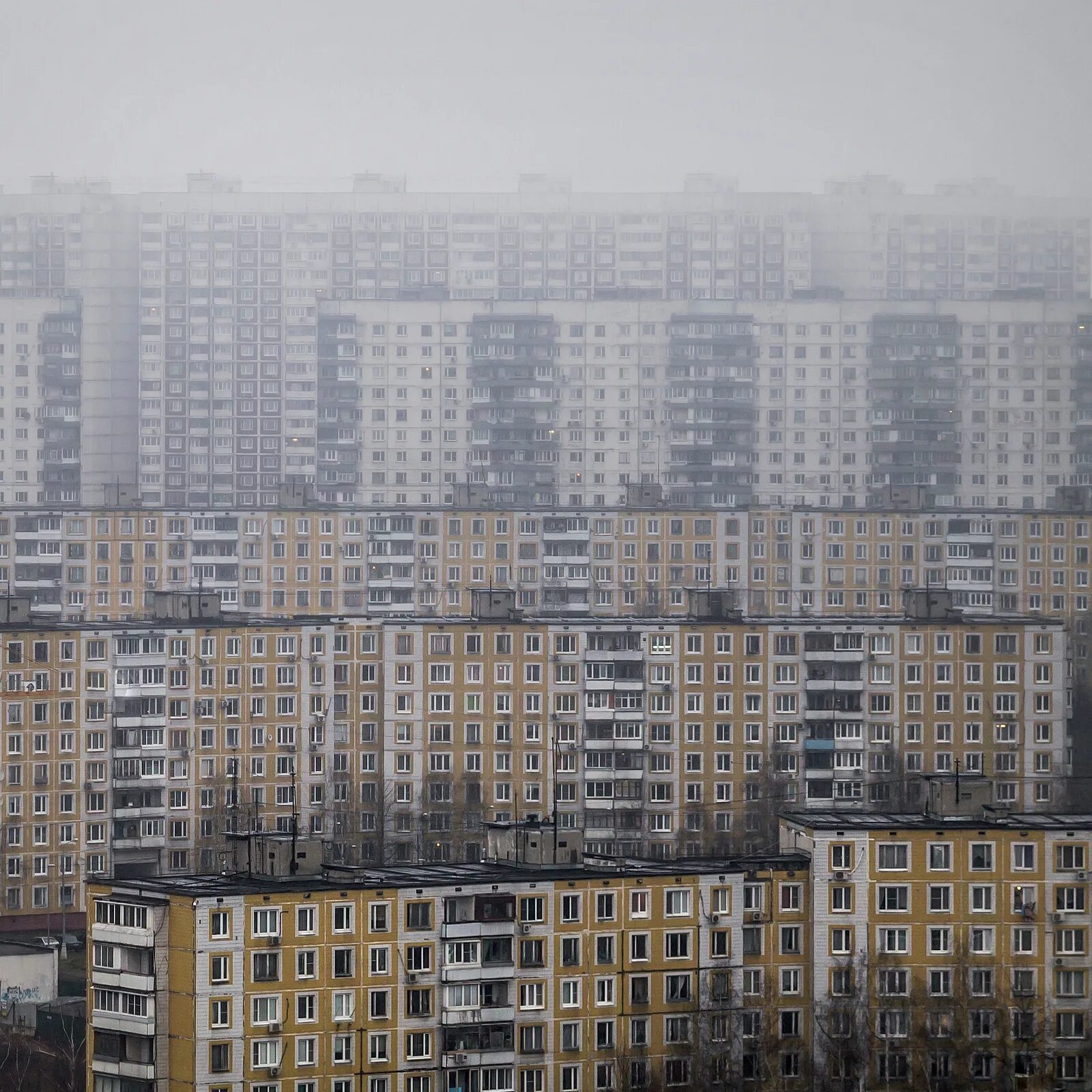 Кузьминки спальный район. Ясенево спальный район. Серпухов спальный район. Спальные районы. С другой стороны реальная