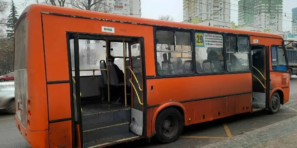 Автобус т57 нижний новгород. Нижегородский автобус. маршрутный автобус. городские автобусы нижний новгород. проезд в общественном транспорте.