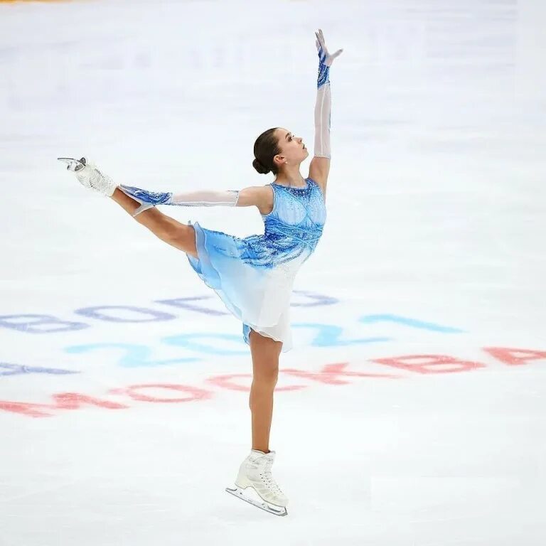 Фигурное катание Камила. Камила Валиева фигурное катание. Камила Валиева Кубок первого канала 2021. Первый канал фигурное катание короткая программа