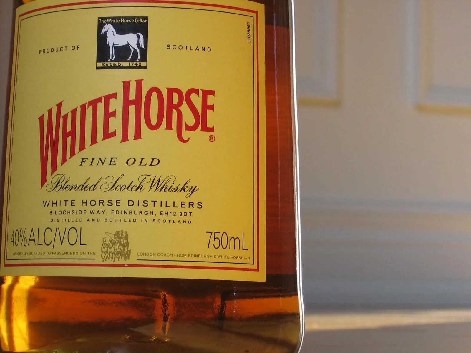 Уайт Хорс коньяк. Виски шотландский купажированный "Уайт Хорс". White Horse Blended Scotch Whisky. Уайт хорс виски