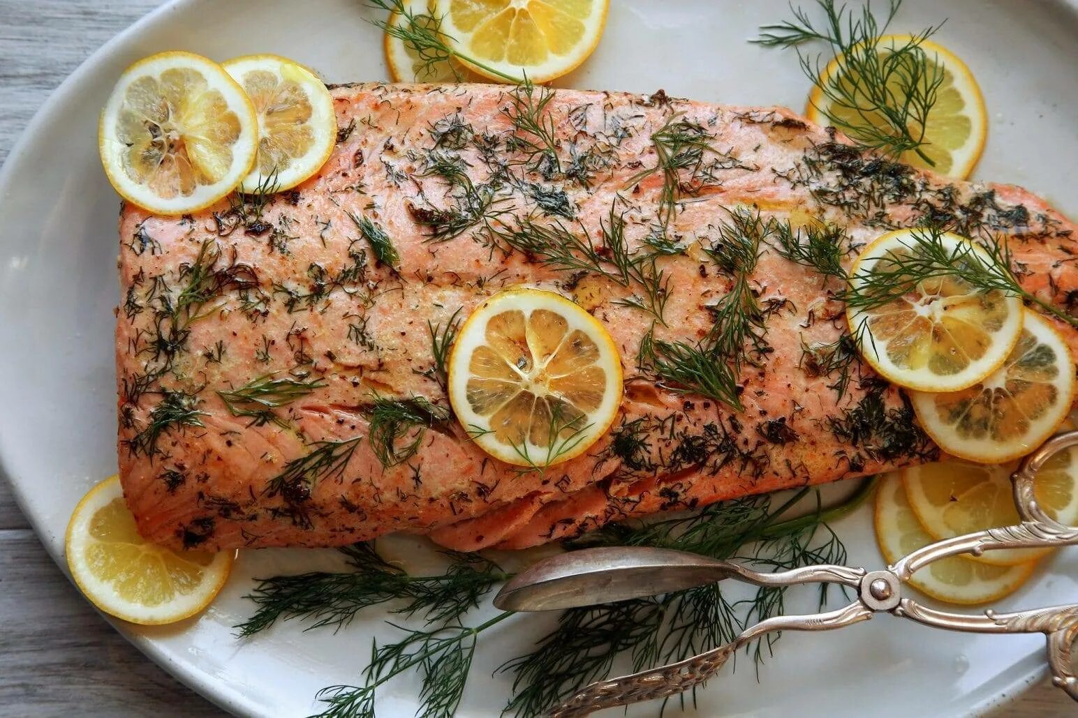 Вкусные рецепты запеченной форели в духовке. Форель по севански. форель по боярски. рыба в духовке. рыба запеченная в духовке.