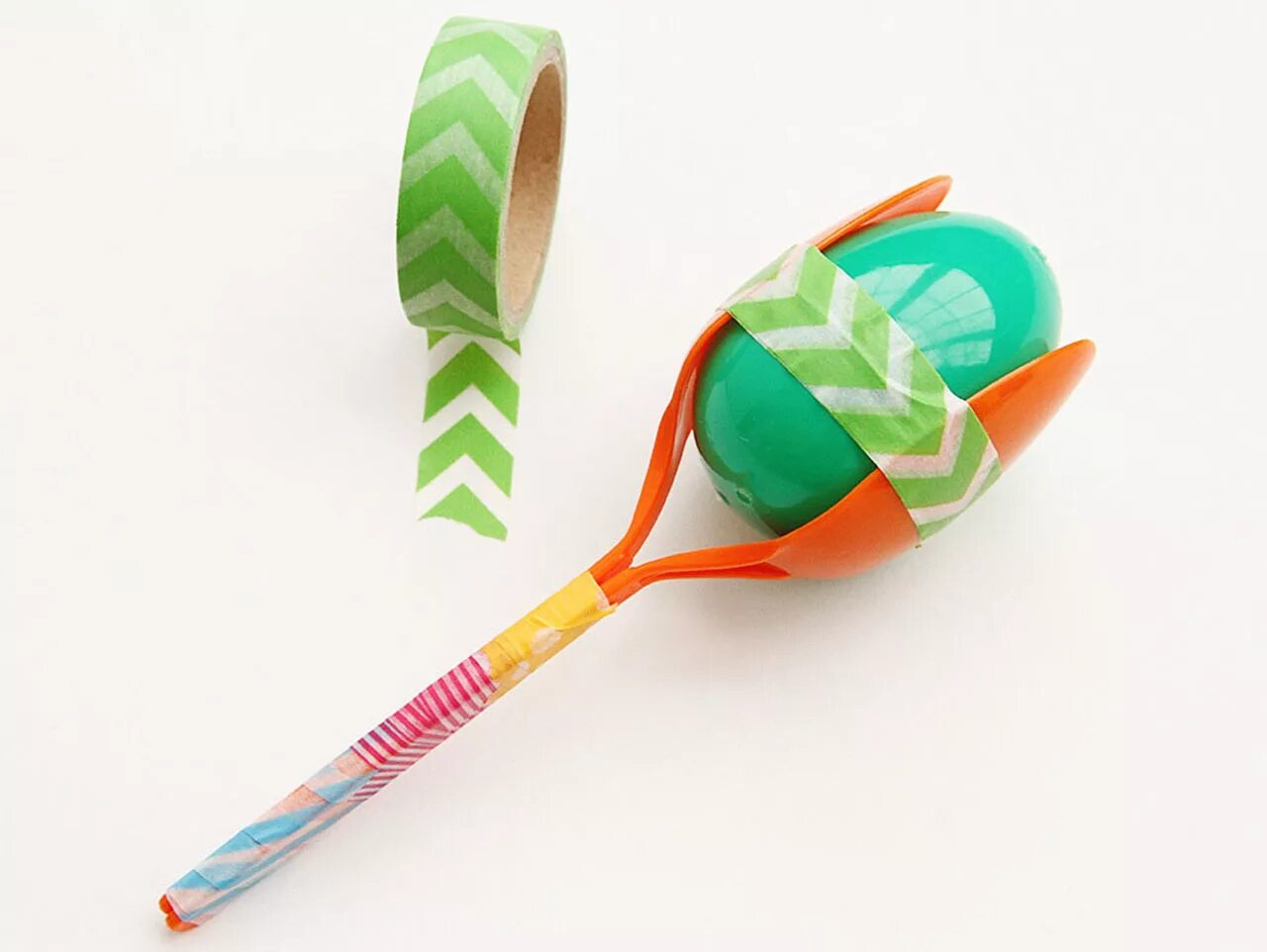 Музыкальные инструменты своими руками. Музыкальные игрушки самоделки. Музыкальный инструмент маракасы для детей детского сада. Музыкальные инструменты из подручных материалов. Музыкальные инструменты из подручных материалов.