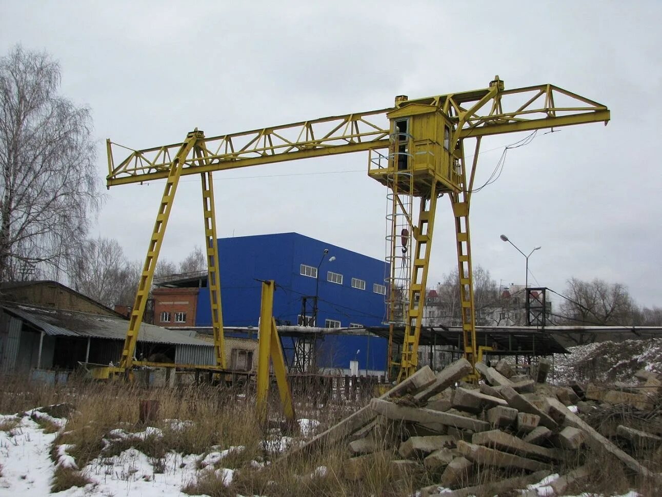 Продается кран. Козловой кран 20 тонн. козловой кран 5 тонн. козловой кран 5 тн. козловой оптим кран 50 тонн.