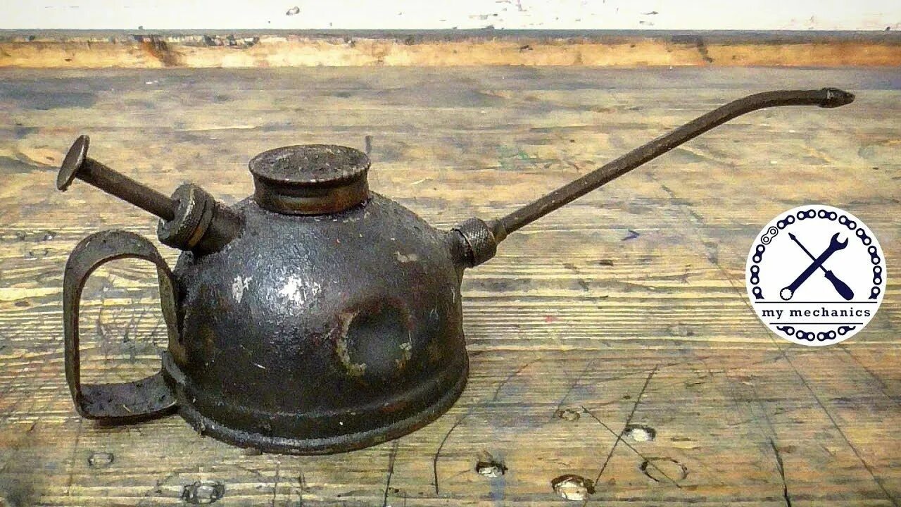 Старая масленка для смазки. Старинные масленки. Старинные масленки. Старинные масленки. Старинные масленки.