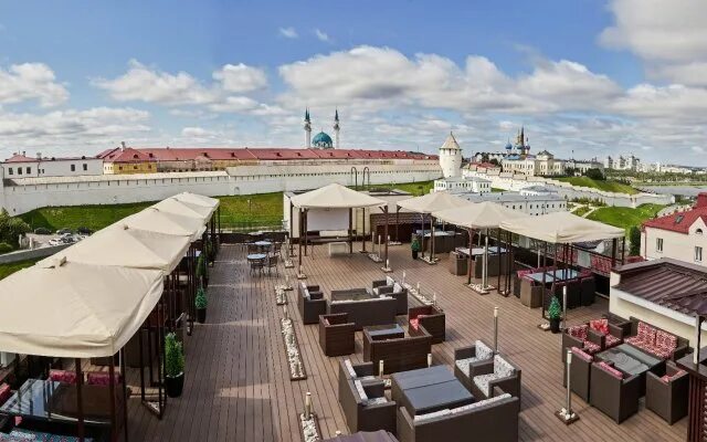 Tips Gleb di Marriott Roof Terrace