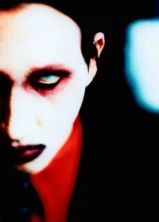 Marilyn manson rise the red