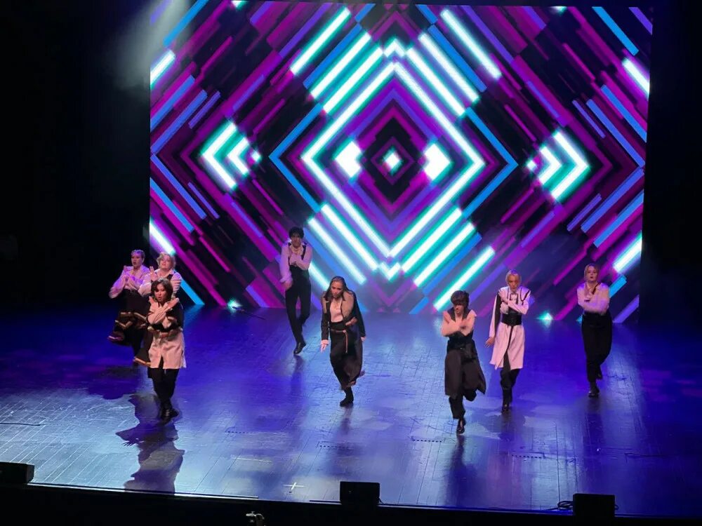 Dance champions. Hhi world. Соревнования по танцам хип хоп. Хип хоп корея. Dance champions.