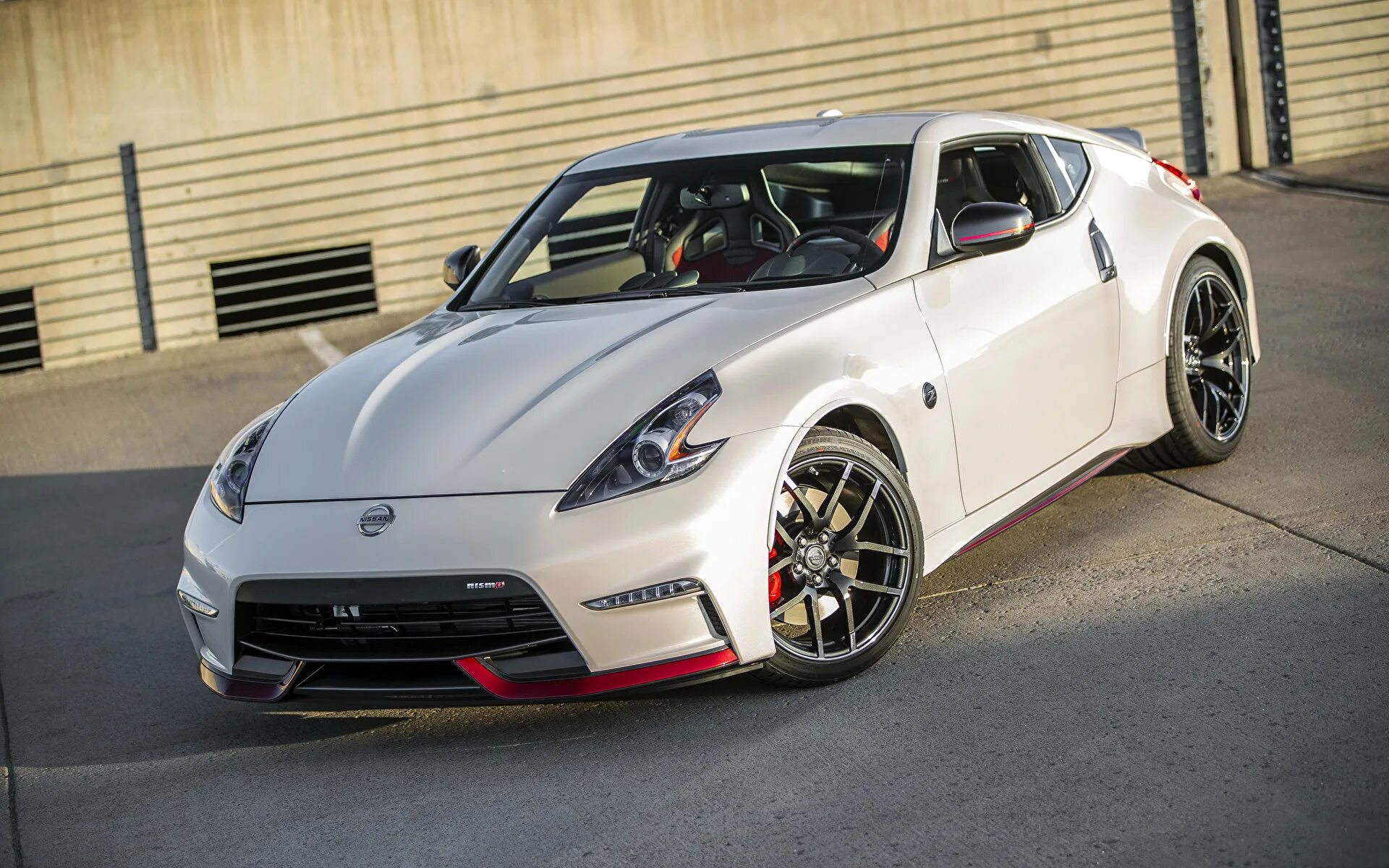 Gtr z. Nissan 370z nismo 2025. nissan gtr 370z. nissan 370z белый. nissan 370z white nismo.