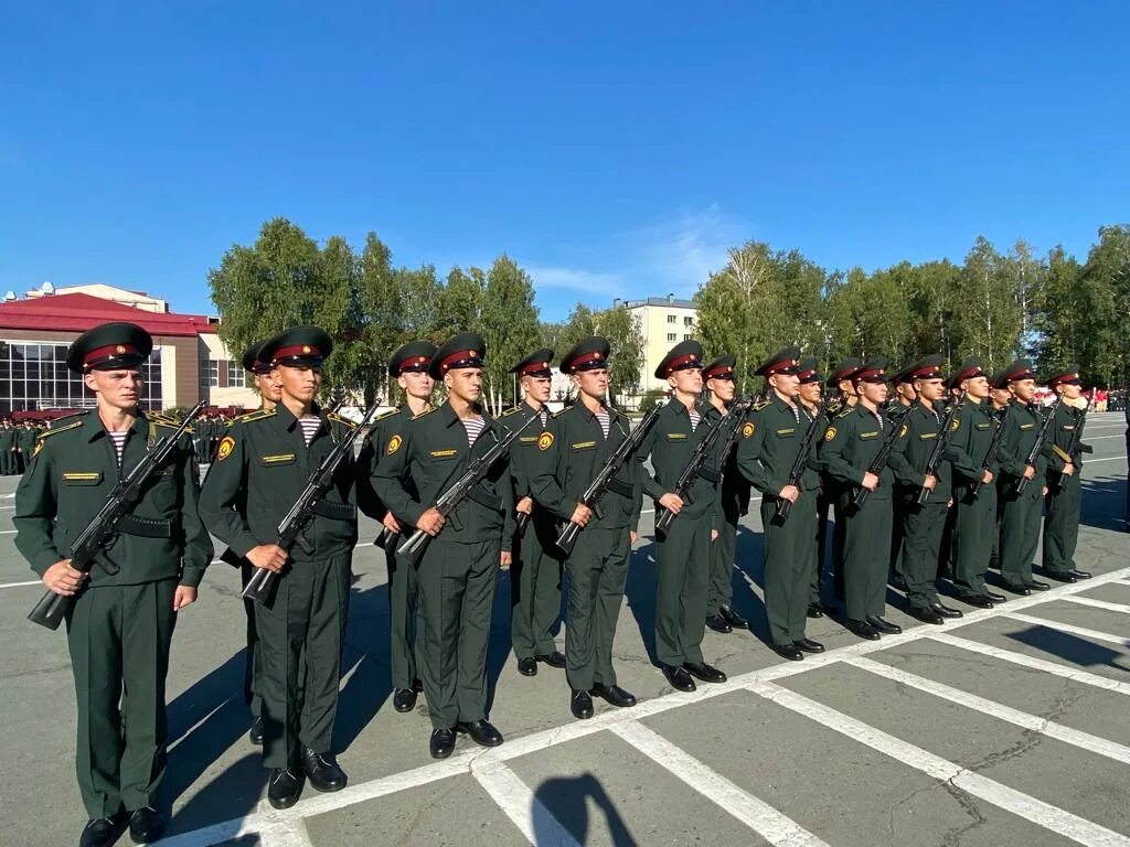 Сайт внг новосибирск. Новосибирский военный институт национальной гвардии. Новосибирск НВИ военный институт. Курсанты НВИ ВНГ. НВИ Росгвардии Новосибирск.