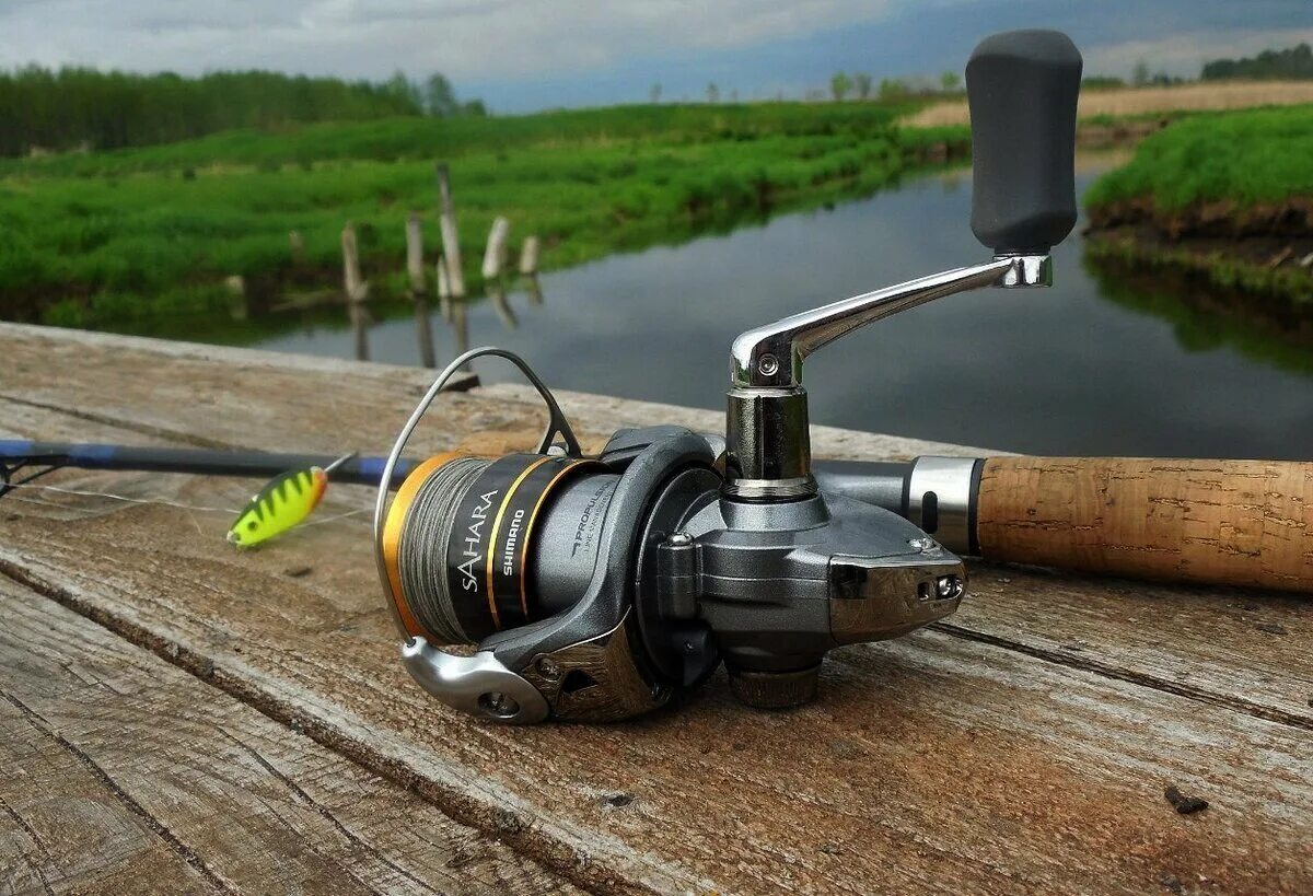 Леска на катушке спиннинга. Спиннинговая удочка с катушкой. Какую катушку поставить на спиннинг. Какую катушку поставить на спиннинг. Какую катушку поставить на спиннинг.