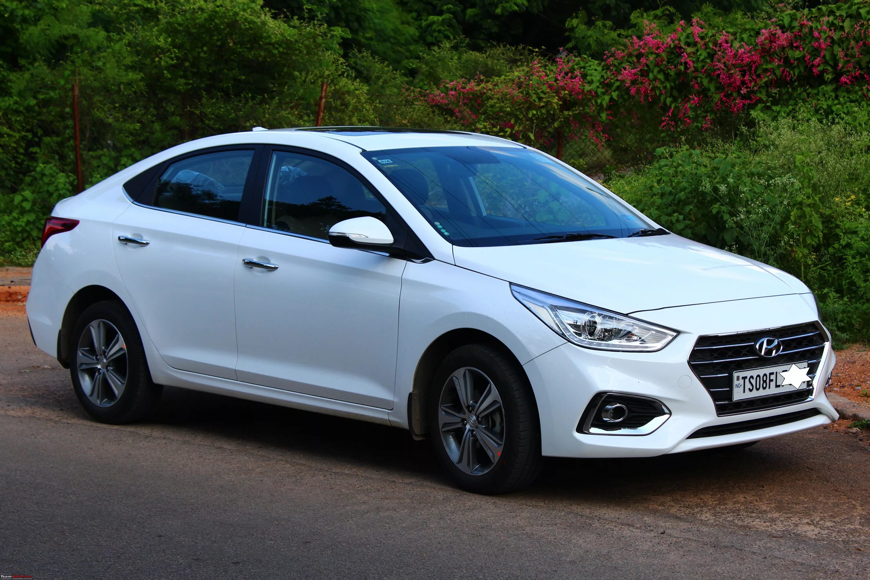 Hyundai verna. Hyundai Solaris Verna. Хендай верна. Hyundai Verna 2013. Хёндай верна 2019.