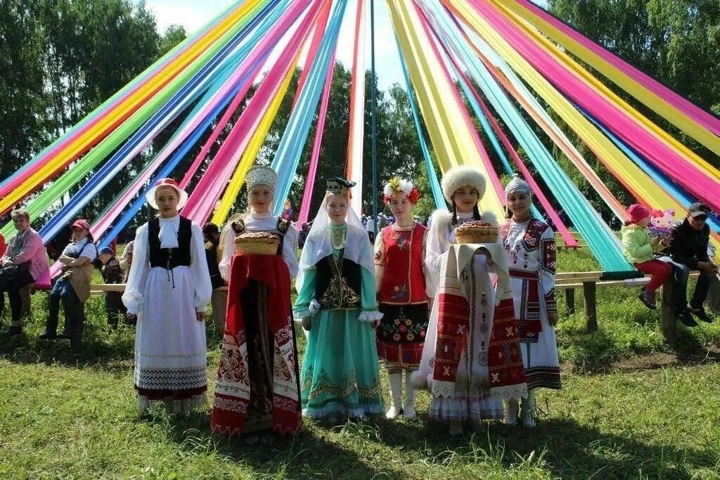 Сценарий национальный культур. Праздники Башкиров Сабантуй. Праздники Башкиров Сабантуй иллюстрации. Традиции башкир Башкортостана. Традиции народов Урала: Башкирский Сабантуй.