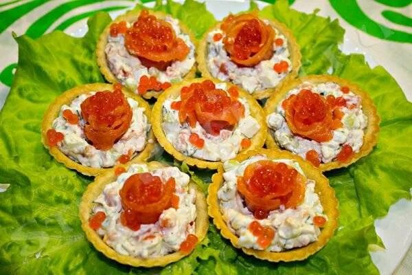 Salmon Tartlets with Cucumber and Hard Cheese