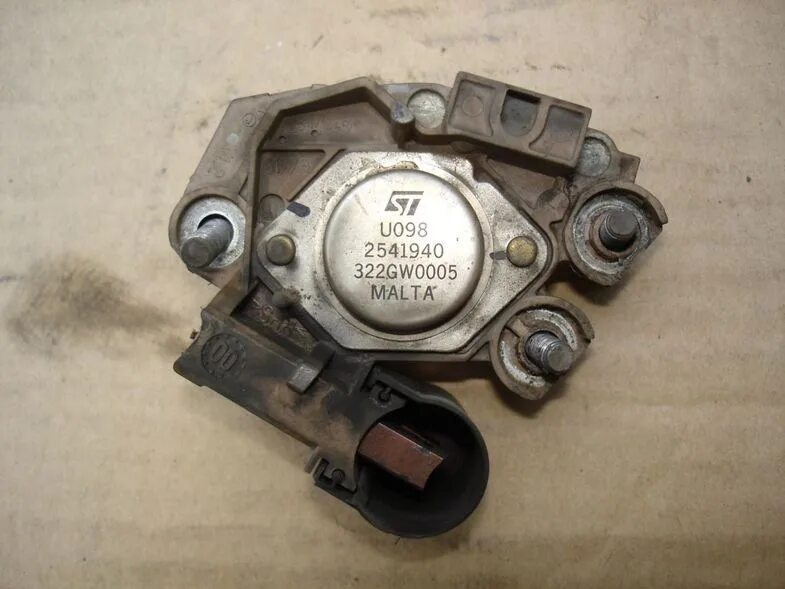 8т. Ауди а6 с4 1996 2. Генератор а4. 5 tdi реле-регулятор генератора. Ауди а3 1.