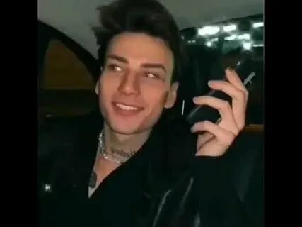 Холидей бой тик ток
