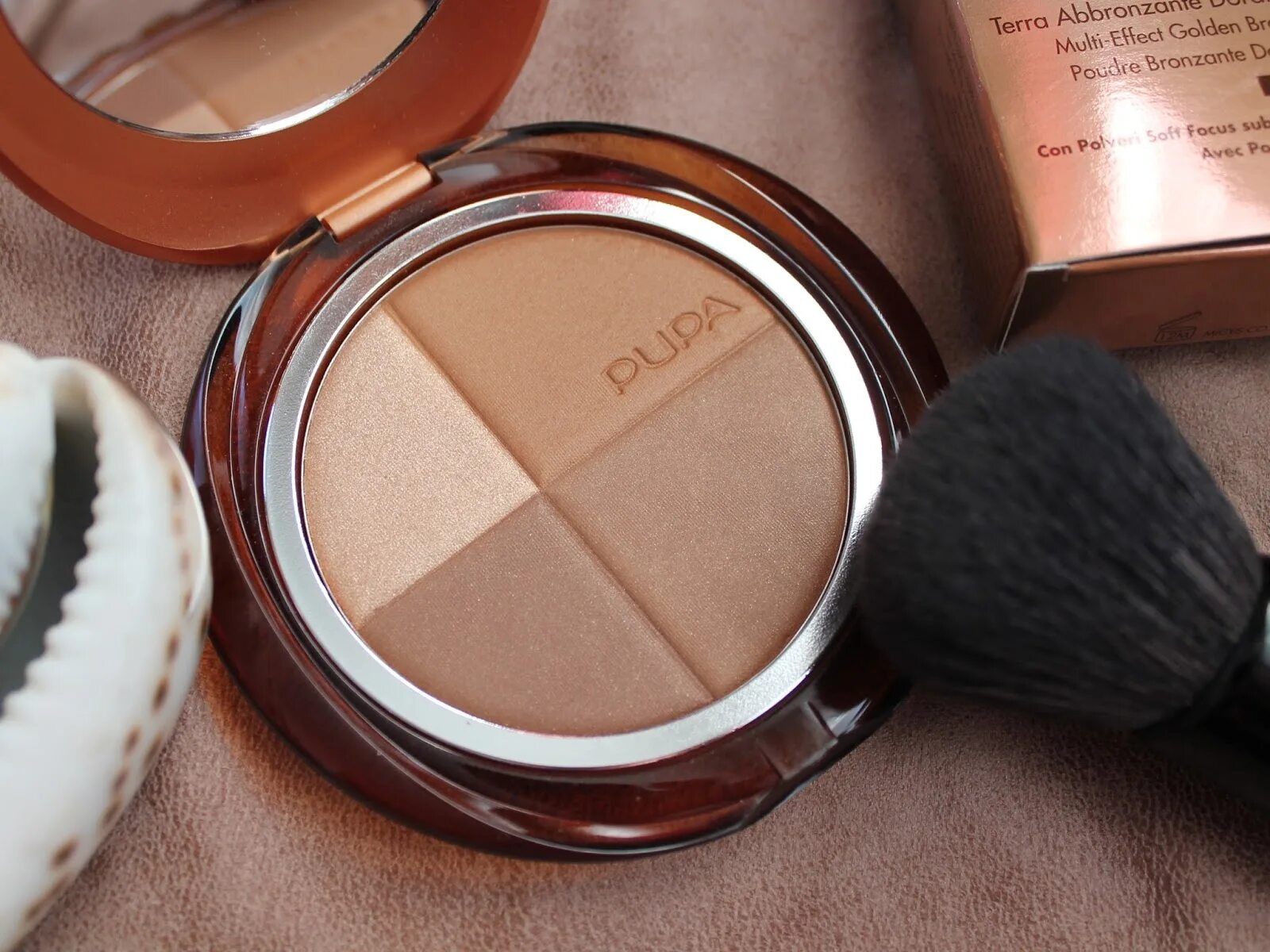 Too cool for school пудра бронзер. Бронзер incredible hollywood. Бронзирующая пудра lulu. Hoola benefit бронзер. Бронзирующая пудра кларанс.