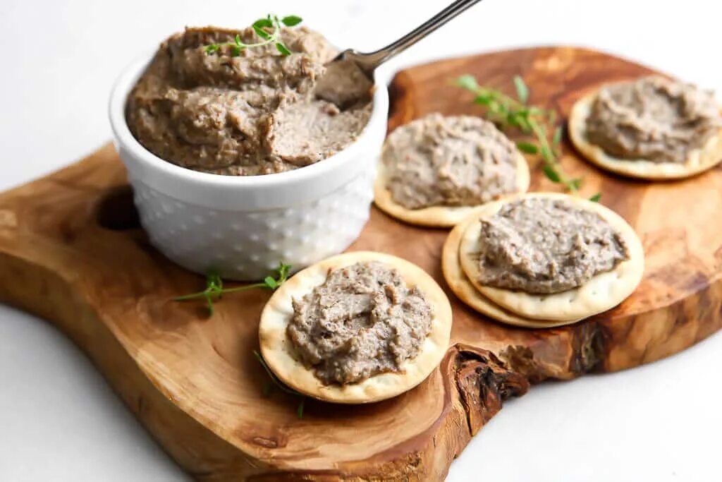 Можно замораживать паштет из печени. Mushroom pate. Грибное патэ. Патэ из грибов. Пате еда.