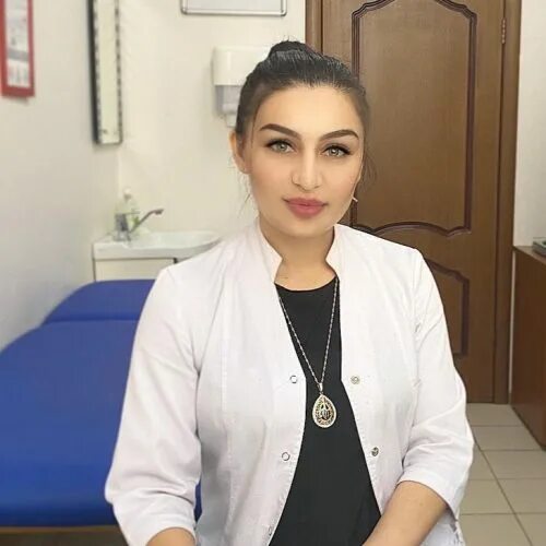Врач айнура. Врач айнура. Давлатбиева медина. Айнура ж врач. Врач айнура.