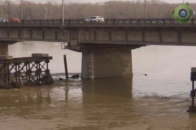 Уровень томи в новокузнецке сегодня веб камера. Уровень воды в Томи в Новокузнецке веб камера. Уровень воды в р. Томь Новокузнецк. Уровень воды река Томь в Новокузнецке. Уровень реки Томь в Новокузнецке.