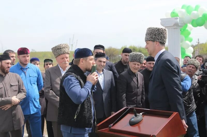 Ахмедов ахмед багаудинович. Арсанов ахмед багаудинович. дени шейх арсанов. ваха хамидович арсанов. хож ахмед арсанов.