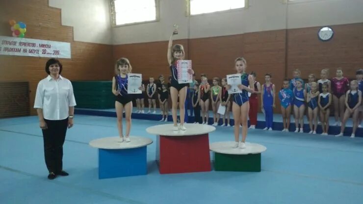 сулеев тренер по акробатике трехгорный. анна лебедева акробатика. санжапова яна спортивная акробатика. акробатика для детей. акробатика броски.