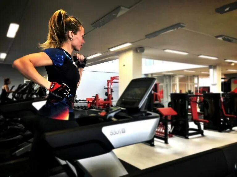 тренажерный зал ирбис серпухов. батутный центр серпухов. с фит серпухов. батутные центры в сызрани космос. фитнес серпухов корстон.