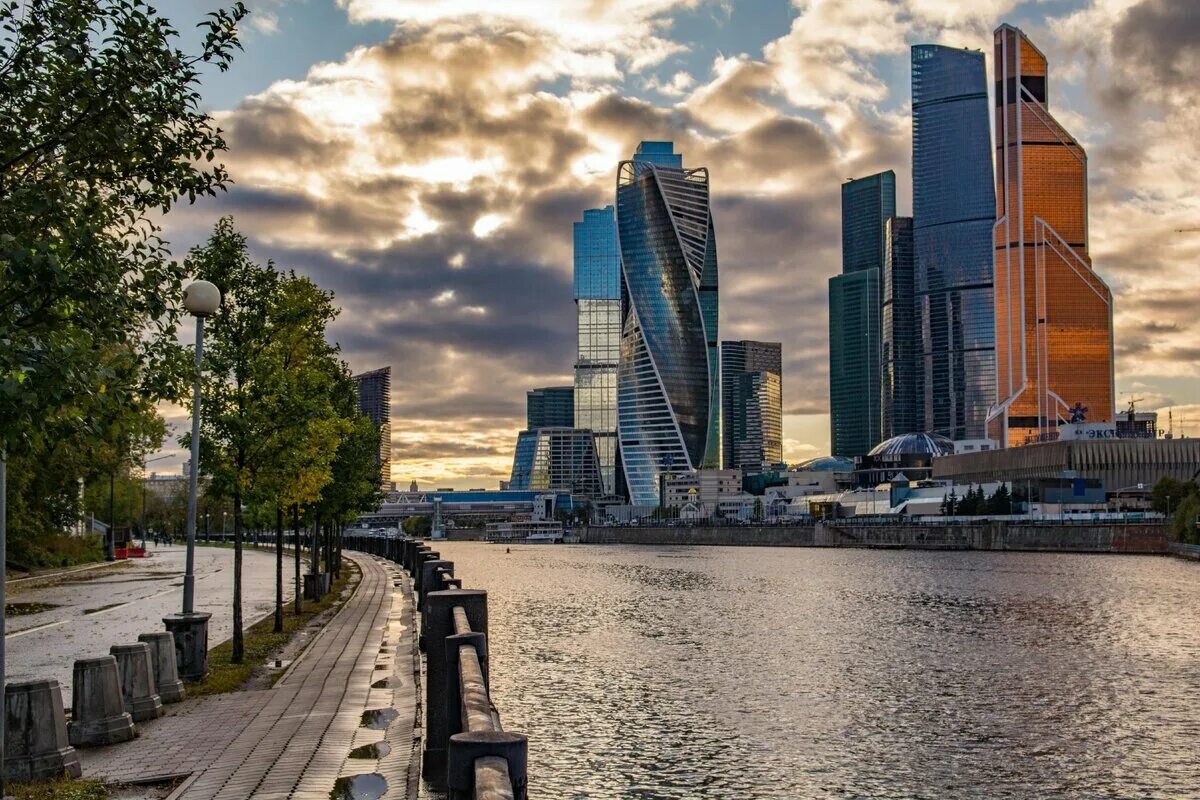 Вид на краснопресненскую набережную. Краснопресненская набережная москва. Москва пресненская набережная 10. Белый дом москва краснопресненская. Краснопресненская набережная.