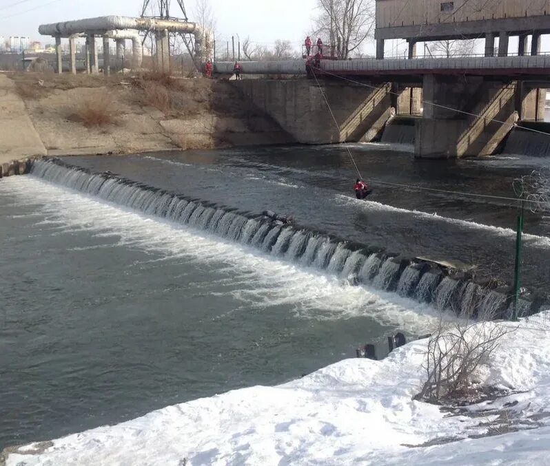 Какой уровень воды на сегодня. Река Свияга Ульяновск. Плотина на Свияге Ульяновск. Водохранилище Свияга. Свияга уровень воды.