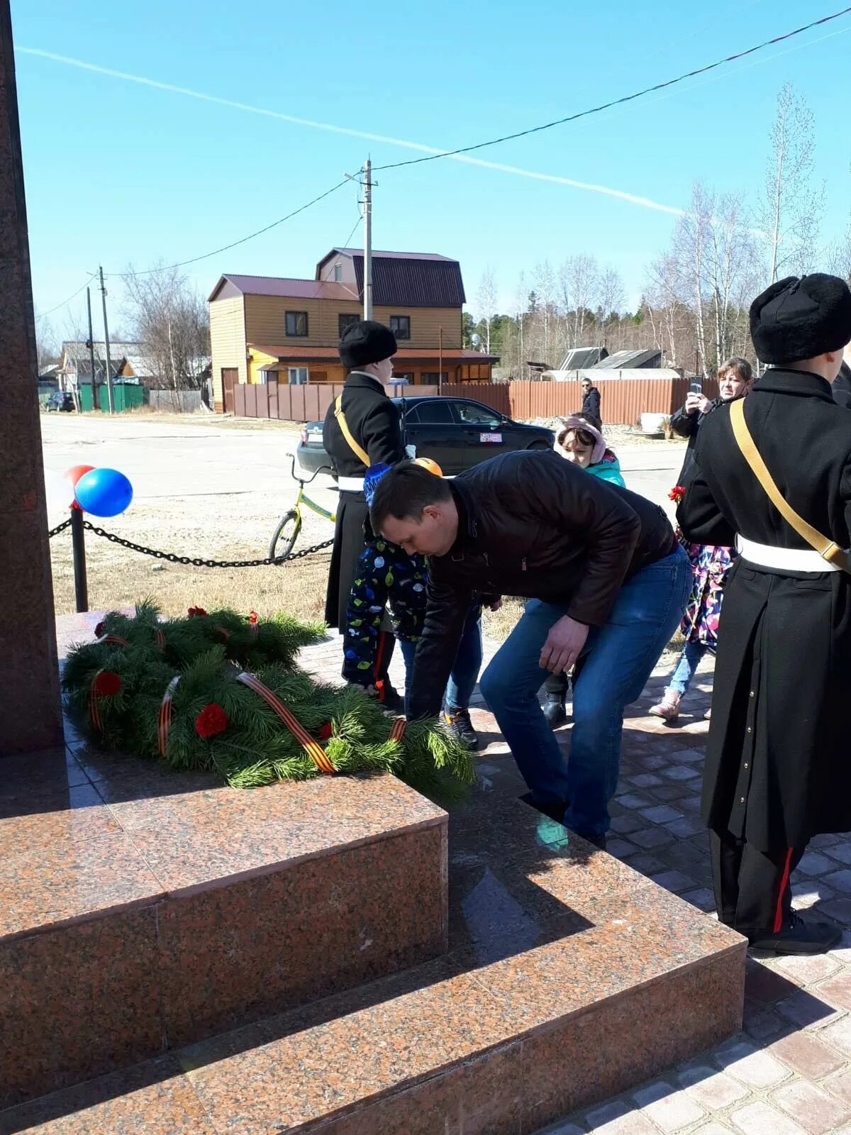 Прогноз погоды в ульт ягуне на 10 дней. Юматов глава ульт ягун. Печора памятник никто не забыт. Погода ульт-ягун на 14. Погода яльт ягун.