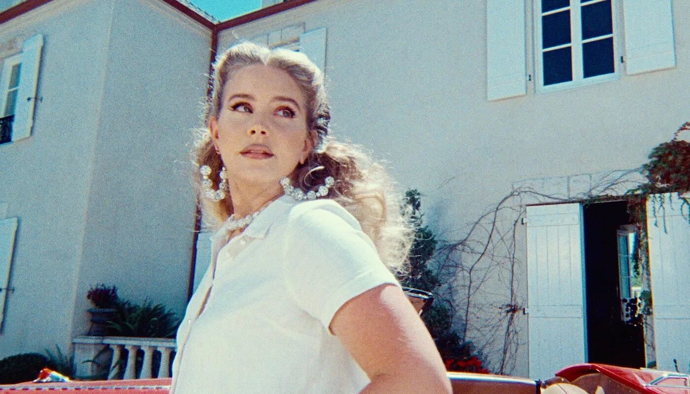 Lana del rey chemtrails. Обложки ланы дель рей. Lana del rey chemtrails over the country club обложка. Lana del rey chemtrails over the country club обложка. Lana del rey chemtrails over the country club 2021.