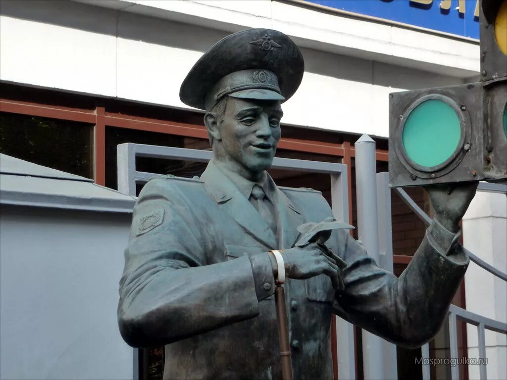 Из полиции его бы выгнали. Тайна Дяди Стёпы - милиционера. Загадки советской мул