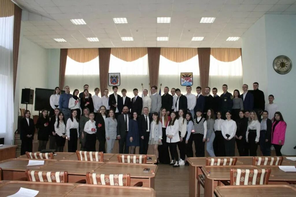 Молодежный ростовская область новочеркасск. Новочеркасск молодежный. Волонтеры юргпу нпи. Молодежная молодёжная ул. Новочеркасск улица визирова.
