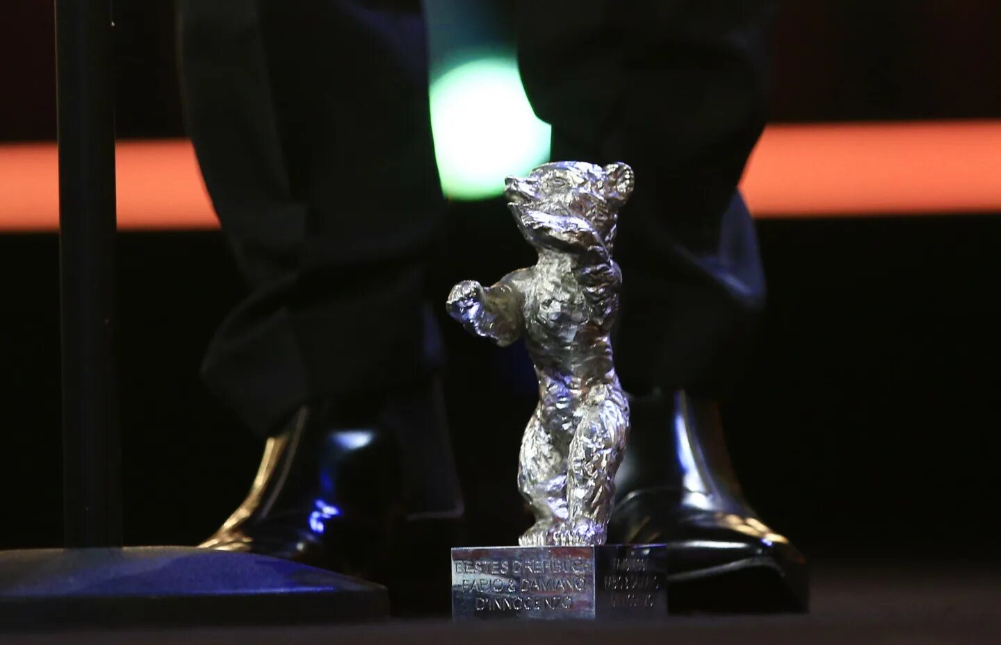 Берлинский кинофестиваль 2023 жюри. Берлинский кинофестиваль приз. Золотой медведь берлинского кинофестиваля. Берлинский международный кинофестиваль. Берлинский кинофестиваль.