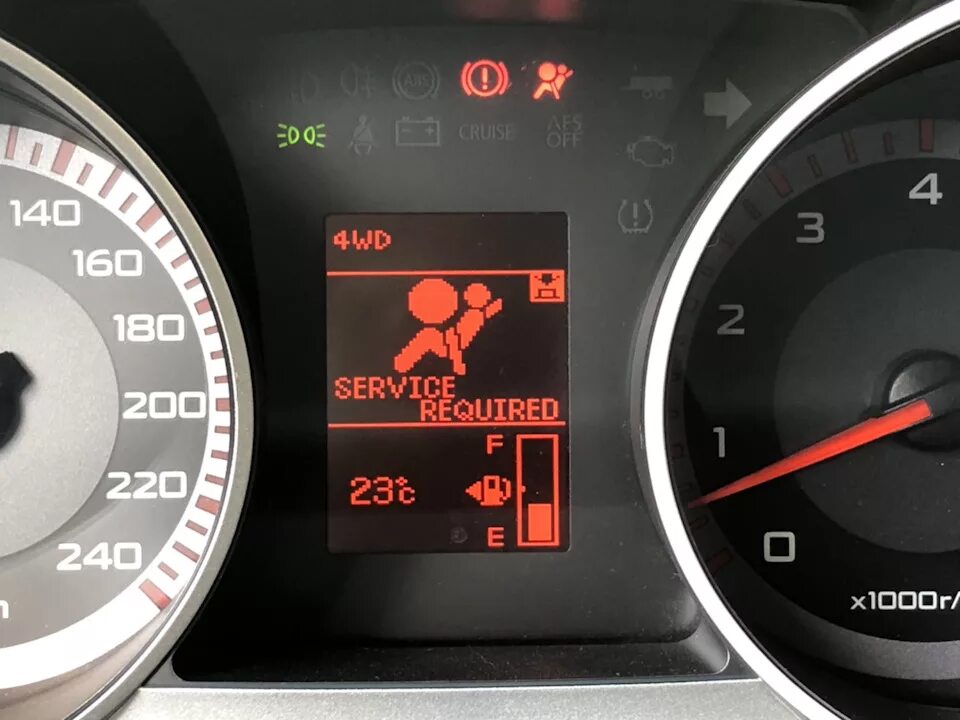 Неисправность мицубиси аутлендер. Service required мицубиси аутлендер xl. service required абс mitsubishi outlander xl 2.4. service required mitsubishi lancer 10 подушка.