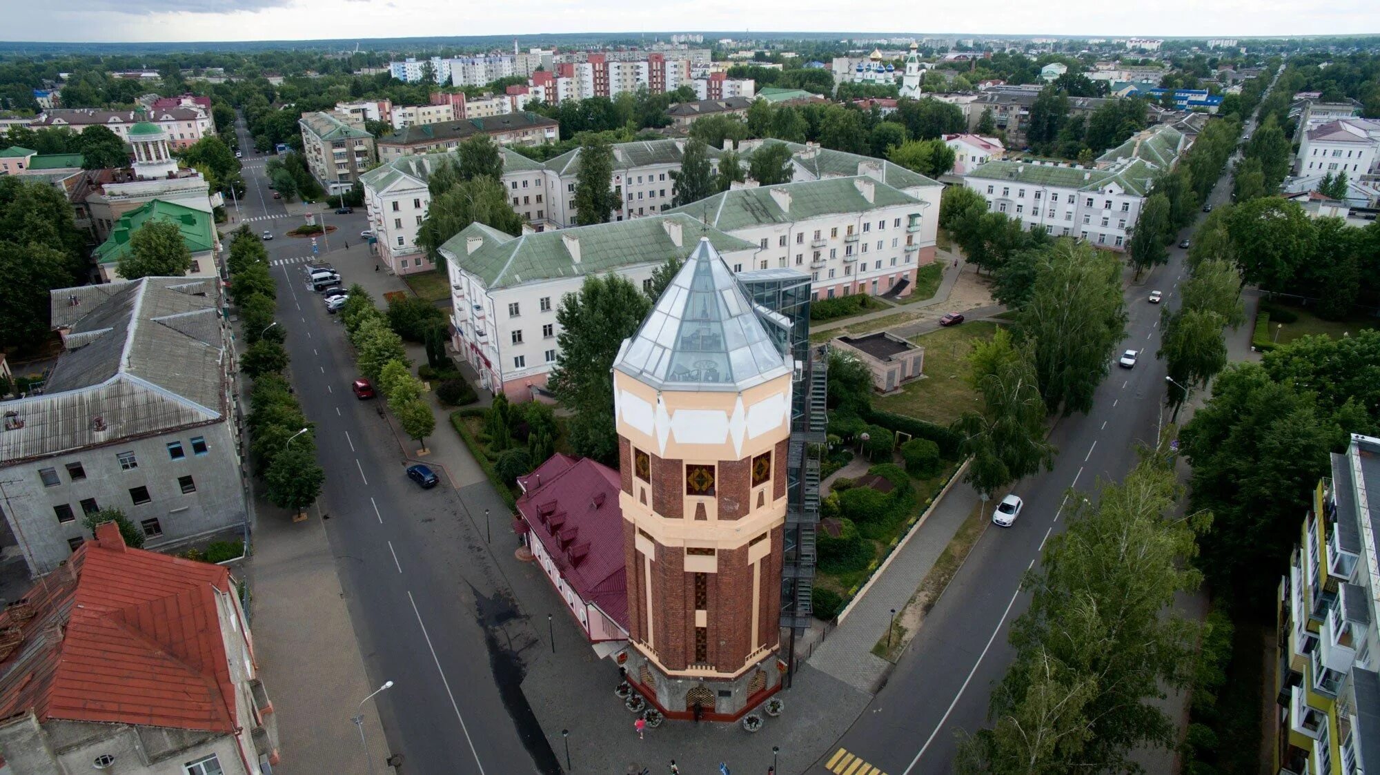 Где город бобруйск. Чырвоная Вежа в Бобруйске. Бобруйск город в Белоруссии. Бобруйск Беларусь достопримечательности. Бобруйск центр города.